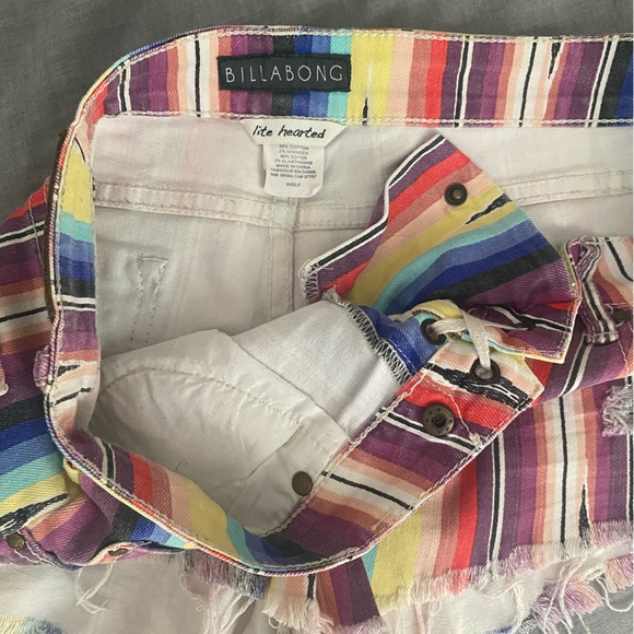 ❌SOLD❌ Billabong rainbow shorts - Picture 3 of 6